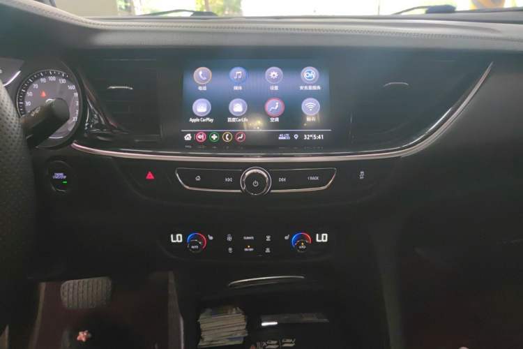 Used Buick Regal 2022 552T Smart Edition Audio And AC Panel