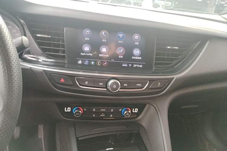 Used Buick Regal 2022 552T Smart Edition Audio And AC Panel