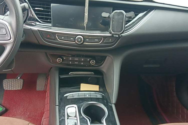 Used Buick Regal 2022 552T Smart Edition Audio And AC Panel