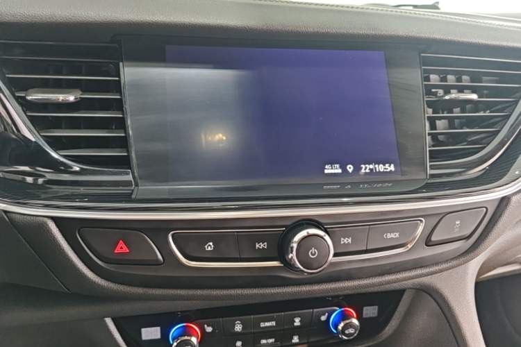 Used Buick Regal 2022 552T Smart Edition Audio And AC Panel