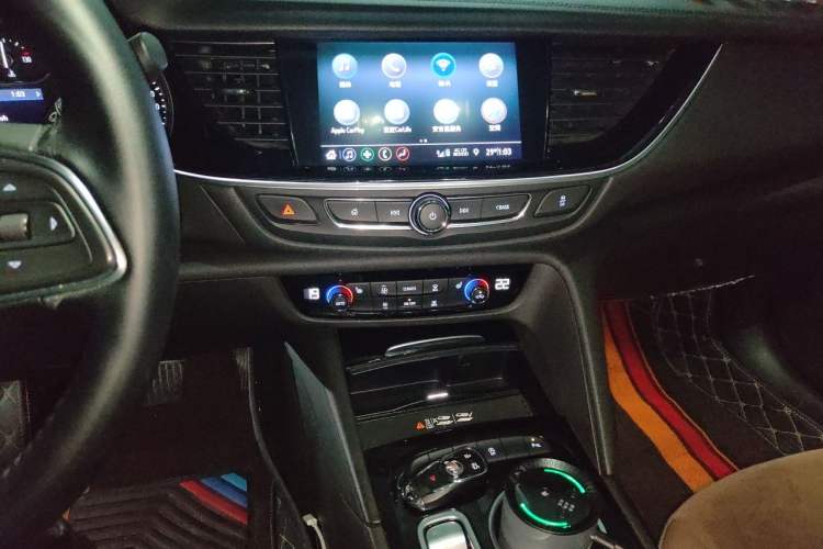 Used Buick Regal 2022 552T Smart Edition Audio And AC Panel