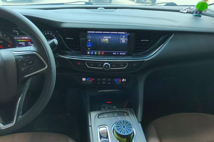 Used Buick Regal 2022 552T Smart Edition Audio And AC Panel