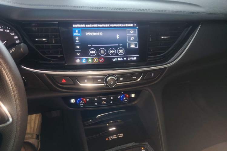 Used Buick Regal 2022 552T Smart Edition Audio And AC Panel