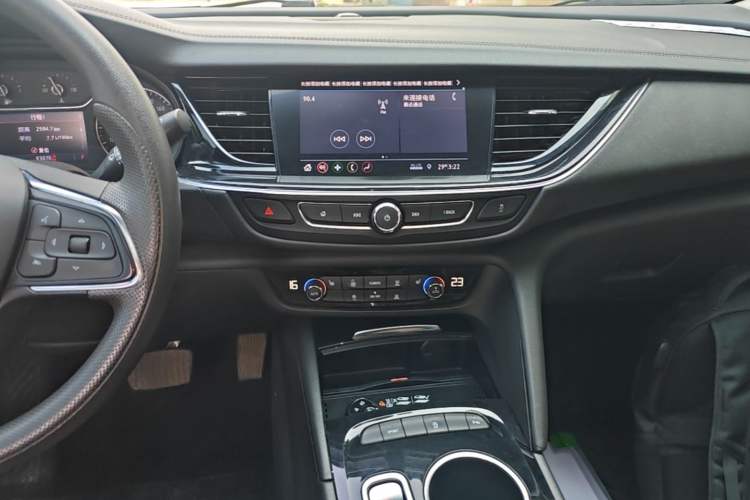 Used Buick Regal 2022 552T Smart Edition Audio And AC Panel