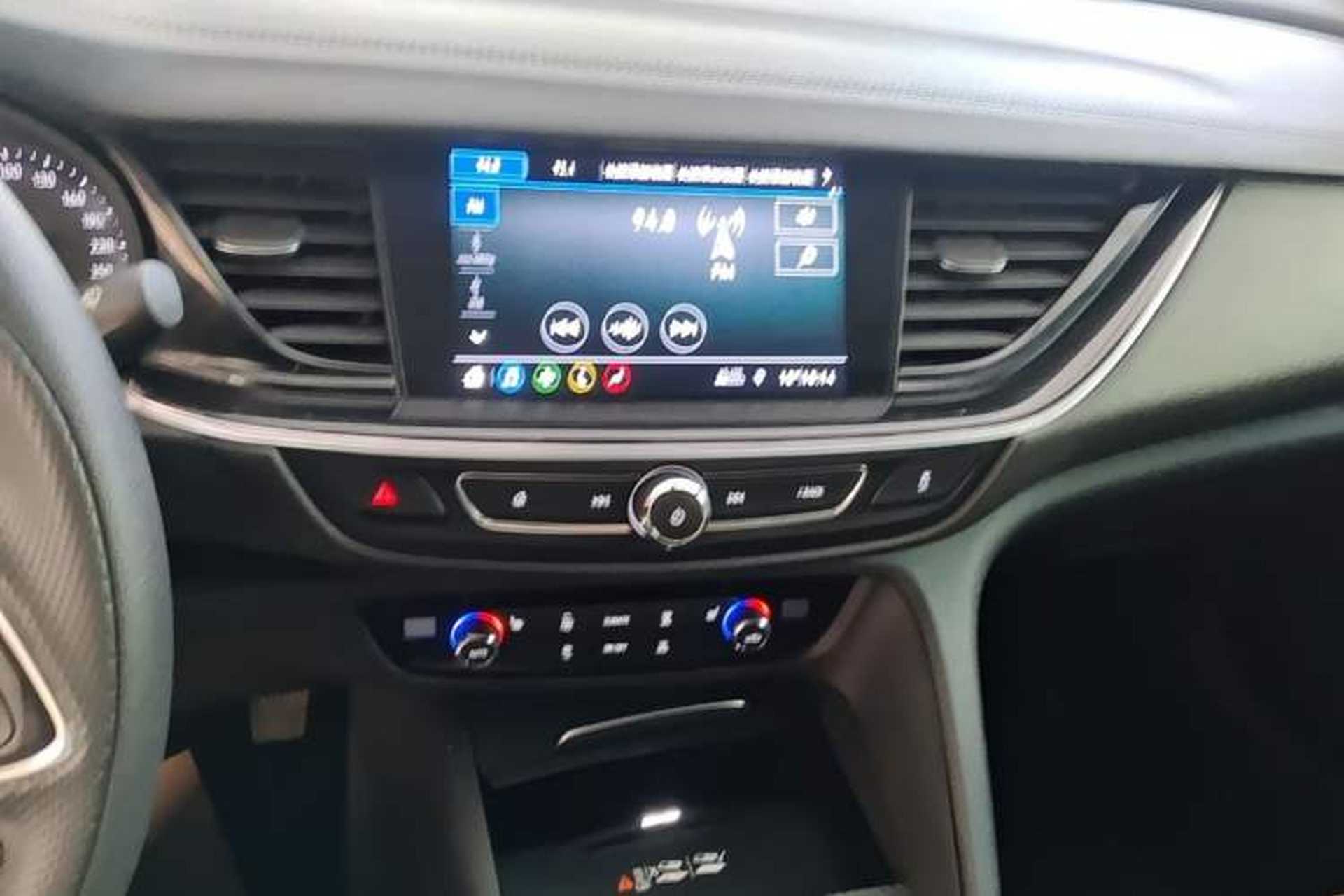 Used Buick Regal 2022 552T Smart Edition Audio And AC Panel