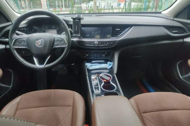 Used Buick Regal 2022 552T Smart Edition Center Console