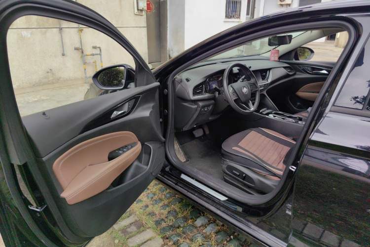 Used Buick Regal 2022 552T Smart Edition Driver Seat