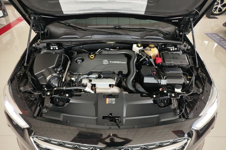 Used Buick Regal 2022 552T Smart Edition Engine Bay