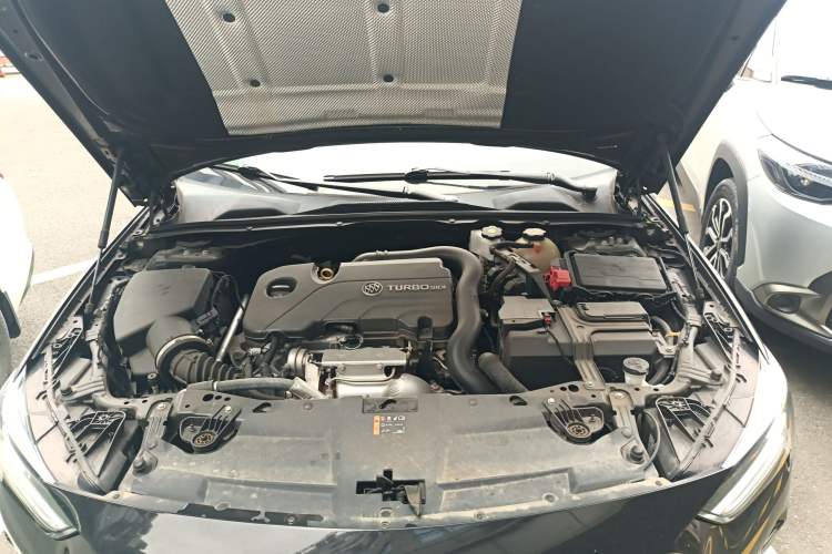 Used Buick Regal 2022 552T Smart Edition Engine Bay