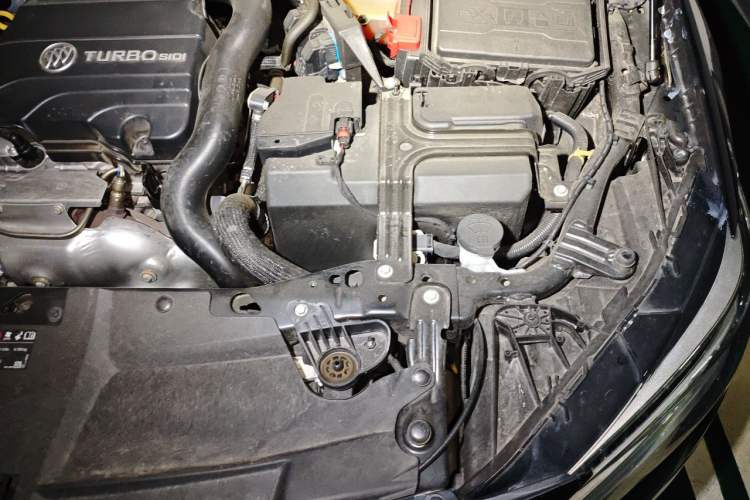 Used Buick Regal 2022 552T Smart Edition Engine Bay Left