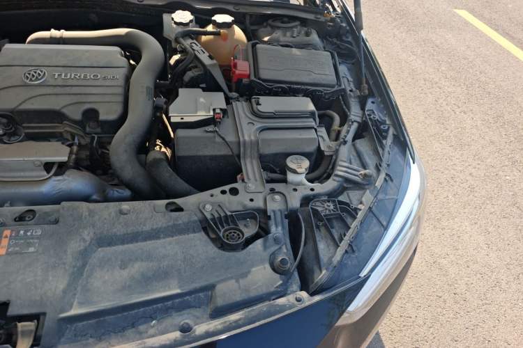 Used Buick Regal 2022 552T Smart Edition Engine Bay Left