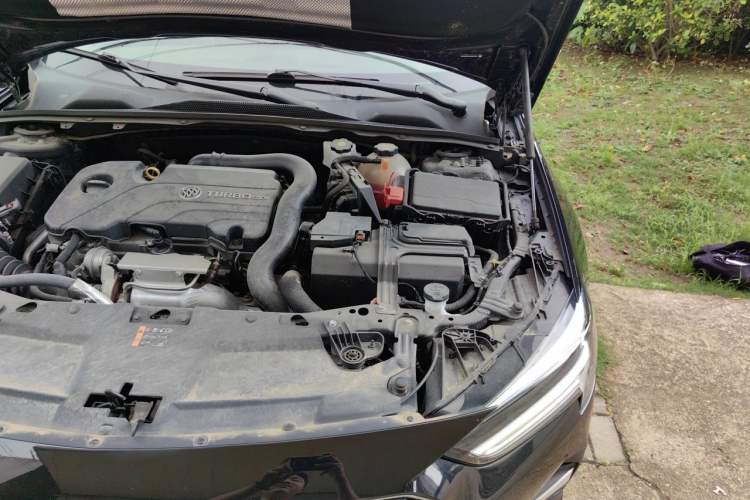 Used Buick Regal 2022 552T Smart Edition Engine Bay Left
