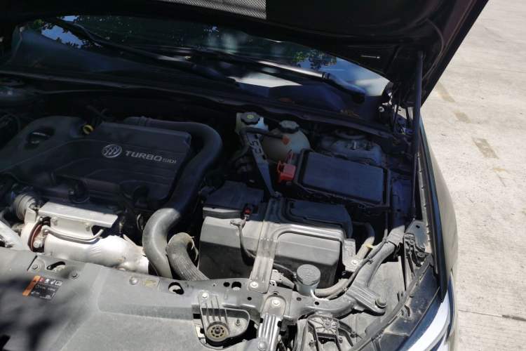 Used Buick Regal 2022 552T Smart Edition Engine Bay Left