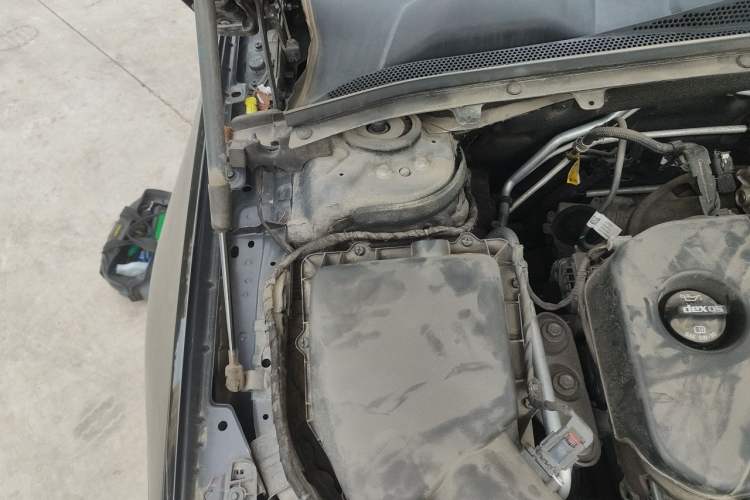 Used Buick Regal 2022 552T Smart Edition Engine Bay Right