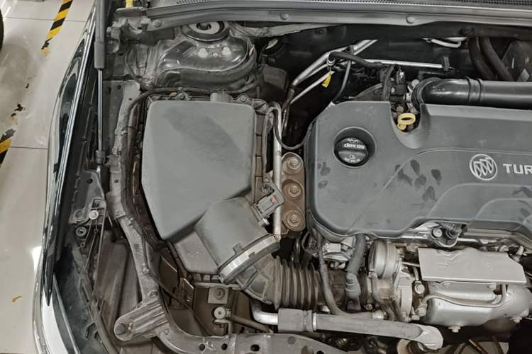 Used Buick Regal 2022 552T Smart Edition Engine Bay Right