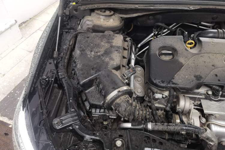 Used Buick Regal 2022 552T Smart Edition Engine Bay Right
