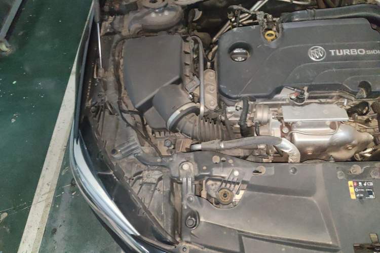 Used Buick Regal 2022 552T Smart Edition Engine Bay Right