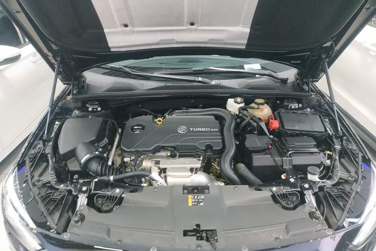 Used Buick Regal 2022 552T Smart Edition Engine Bay