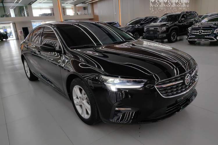 Used Buick Regal 2022 552T Smart Edition Front Right 45 Deg