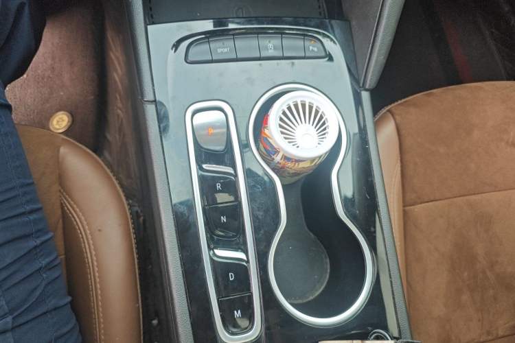 Used Buick Regal 2022 552T Smart Edition Gear Lever