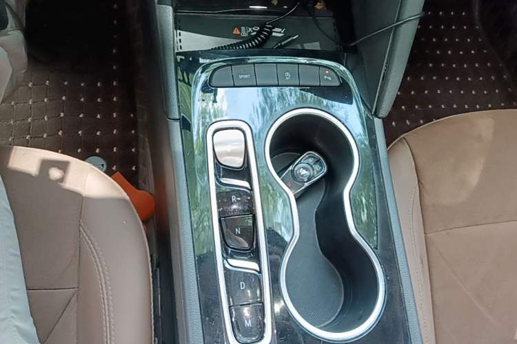 Used Buick Regal 2022 552T Smart Edition Gear Lever