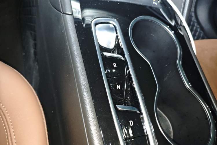 Used Buick Regal 2022 552T Smart Edition Gear Lever
