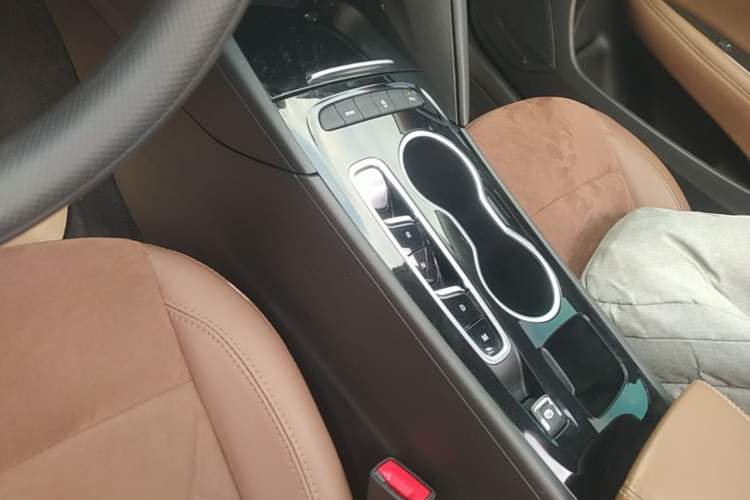 Used Buick Regal 2022 552T Smart Edition Gear Lever