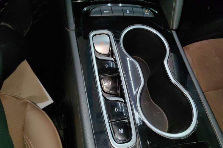 Used Buick Regal 2022 552T Smart Edition Gear Lever