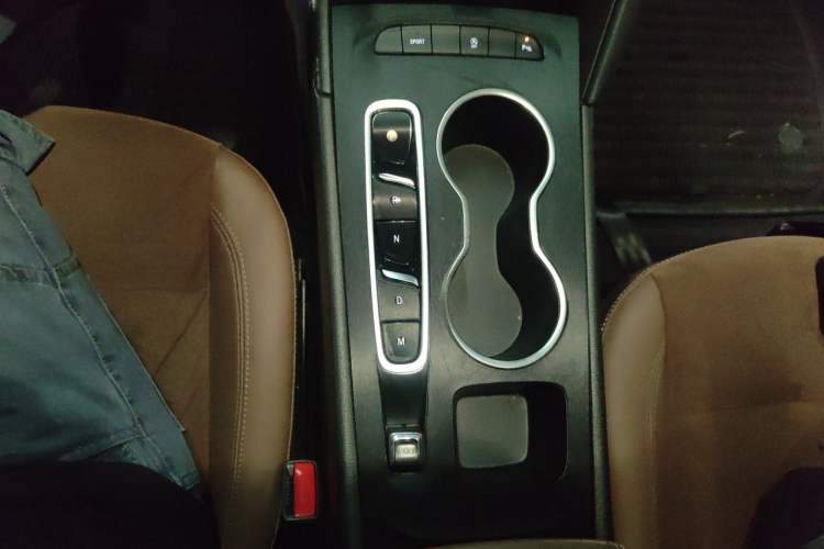Used Buick Regal 2022 552T Smart Edition Gear Lever