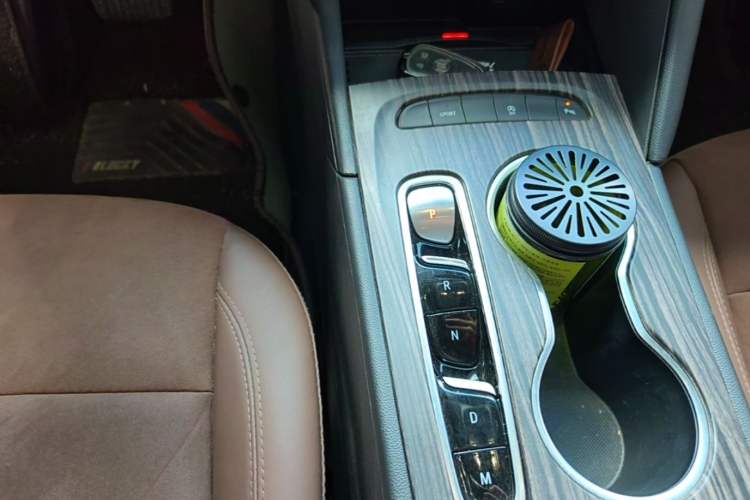 Used Buick Regal 2022 552T Smart Edition Gear Lever