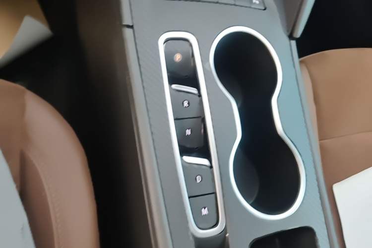 Used Buick Regal 2022 552T Smart Edition Gear Lever