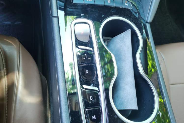 Used Buick Regal 2022 552T Smart Edition Gear Lever