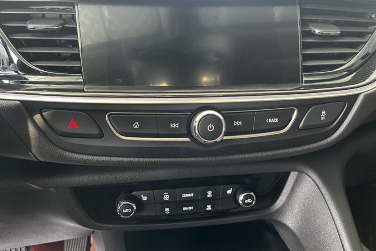 Used Buick Regal 2022 552T Smart Edition Interior 2