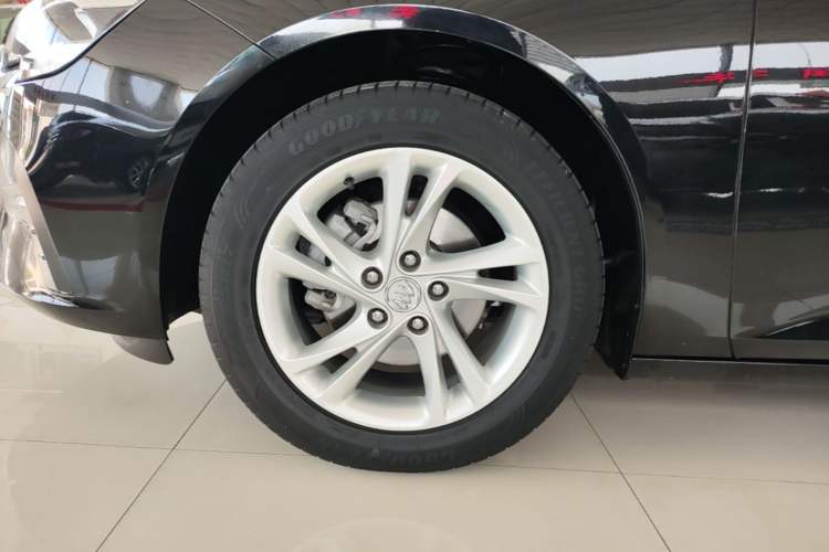Used Buick Regal 2022 552T Smart Edition Left Front Wheel Hub