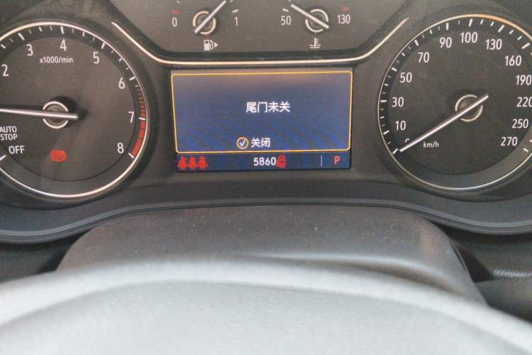 Used Buick Regal 2022 552T Smart Edition Odometer Close Up