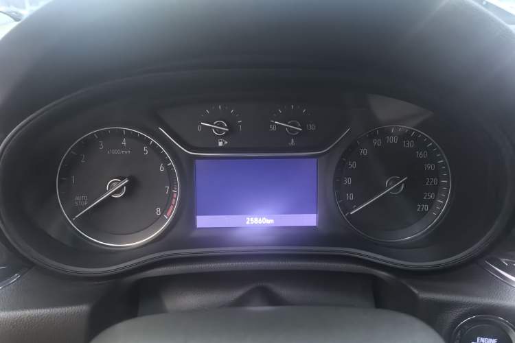 Used Buick Regal 2022 552T Smart Edition Odometer Close Up