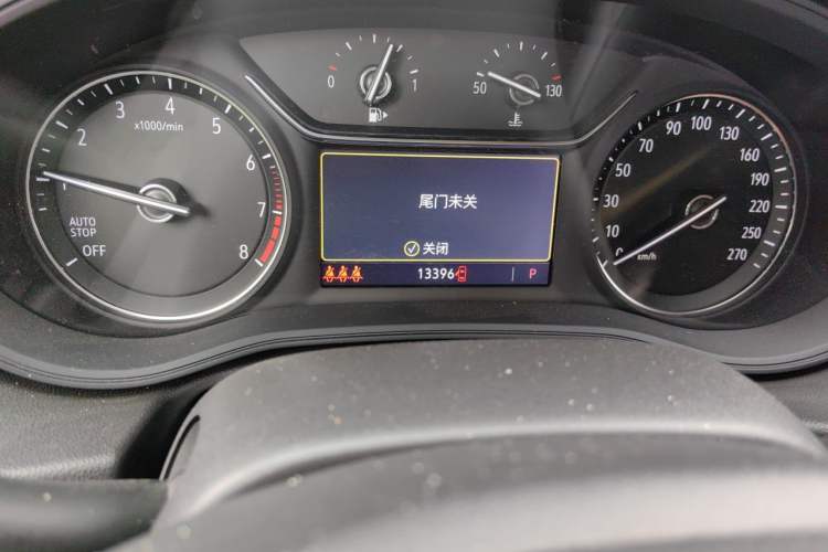 Used Buick Regal 2022 552T Smart Edition Odometer Close Up