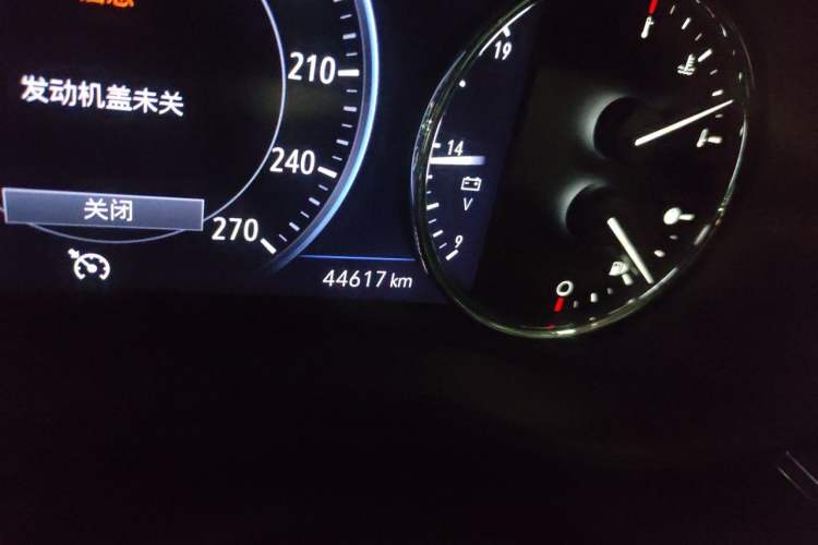 Used Buick Regal 2022 552T Smart Edition Odometer Close Up