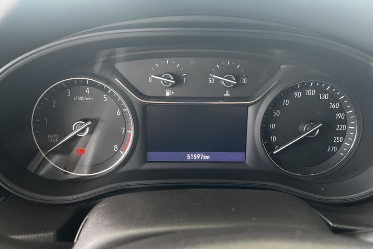 Used Buick Regal 2022 552T Smart Edition Odometer Close Up
