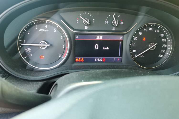 Used Buick Regal 2022 552T Smart Edition Odometer Close Up