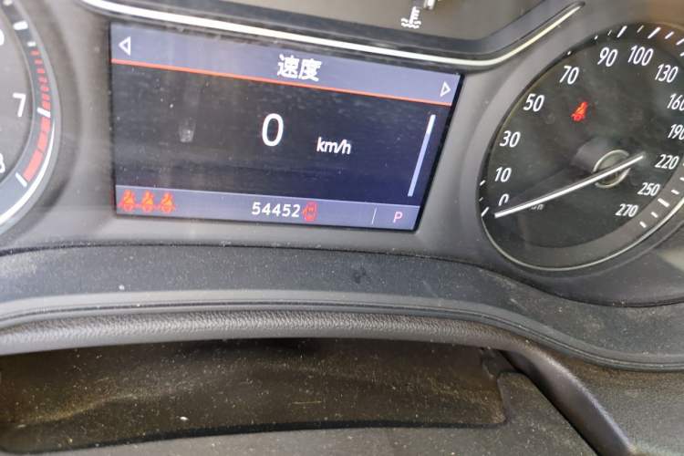 Used Buick Regal 2022 552T Smart Edition Odometer Close Up