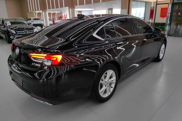 Used Buick Regal 2022 552T Smart Edition Rear Right 45 Deg