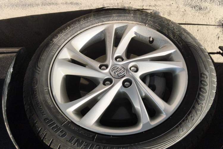 Used Buick Regal 2022 552T Smart Edition Right Front Wheel Hub