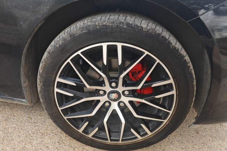 Used Buick Regal 2022 552T Smart Edition Right Front Wheel Hub