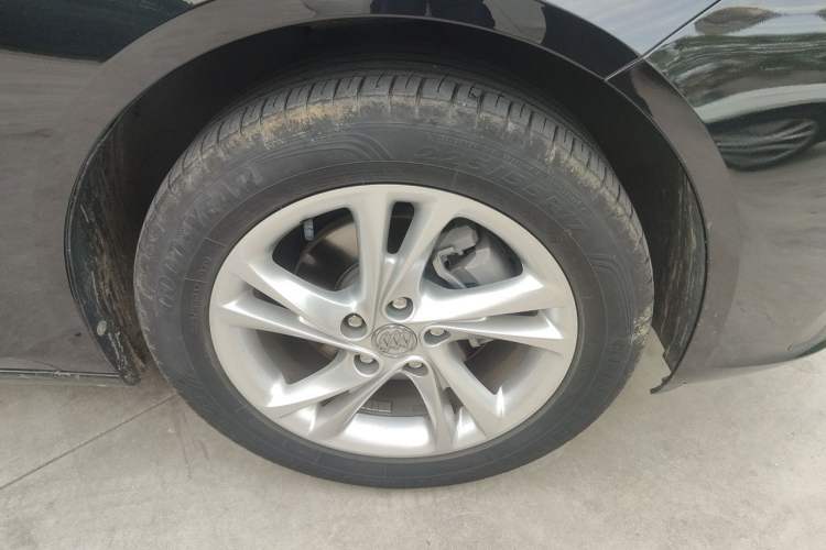 Used Buick Regal 2022 552T Smart Edition Right Front Wheel Hub