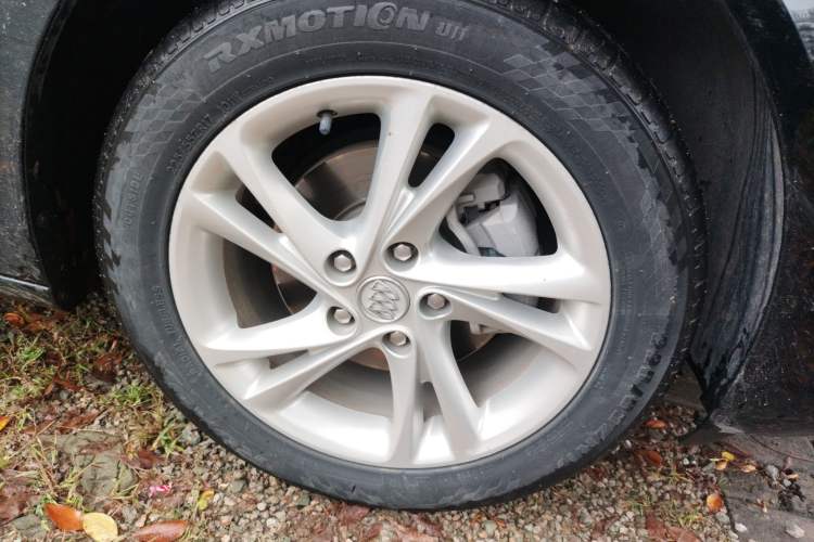 Used Buick Regal 2022 552T Smart Edition Right Front Wheel Hub