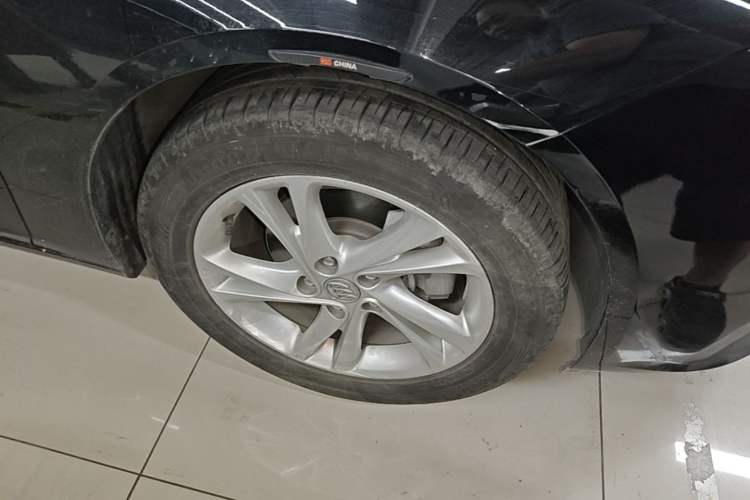 Used Buick Regal 2022 552T Smart Edition Right Front Wheel Hub
