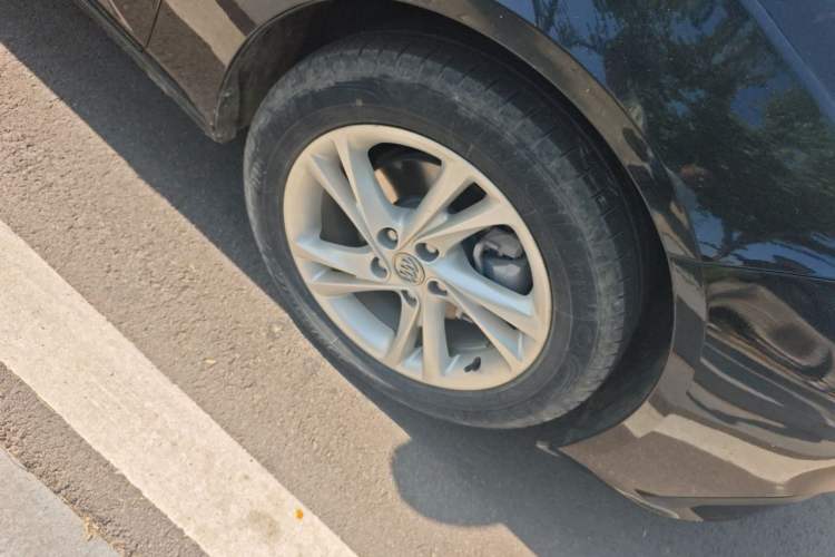 Used Buick Regal 2022 552T Smart Edition Right Front Wheel Hub