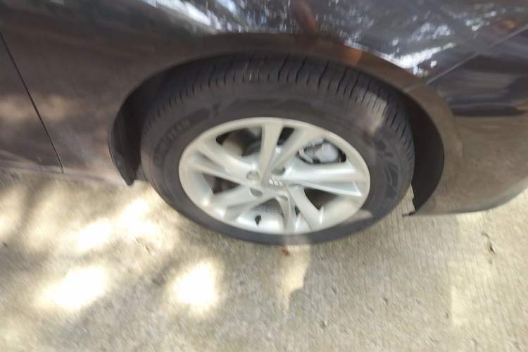 Used Buick Regal 2022 552T Smart Edition Right Front Wheel Hub