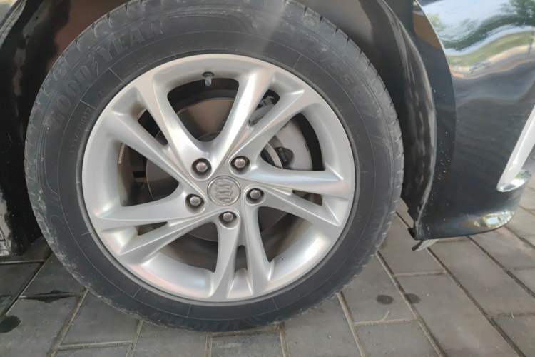 Used Buick Regal 2022 552T Smart Edition Right Front Wheel Hub